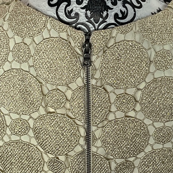 Alice & Olivia Dress Womens 8 Light Gold Metallic Lace Shift Mod Mini Cocktail - Picture 10 of 15